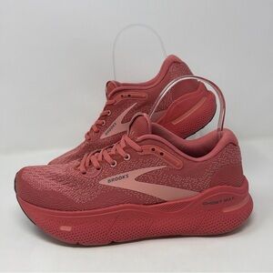 Brooks Ghost Max Womens 6.5 B Coral Neutral Cushion Walking Running Sneakers